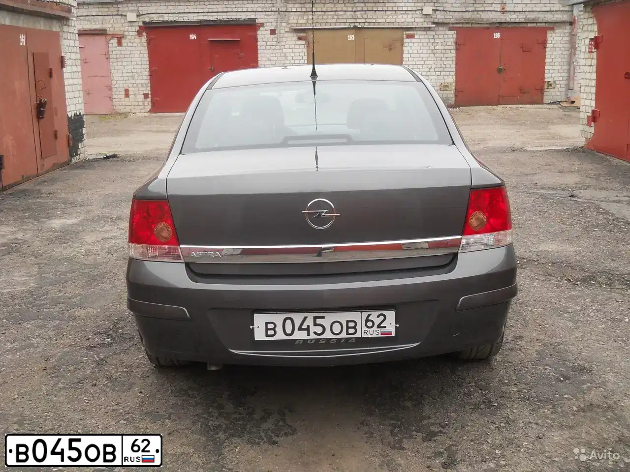 Фото автомобиля OPEL ASTRA, 2009 — госномер В045ОВ62. Цвет: ТЕМНО-СЕРЫЙ
