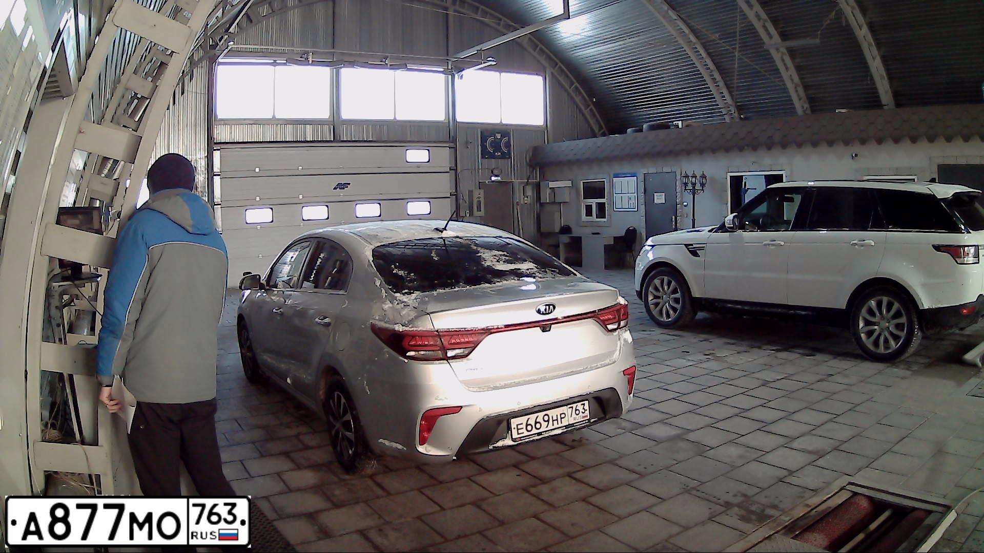 Фото автомобиля KIA RIO, 2018 — госномер Р628ЕУ07. Цвет: Серебристый