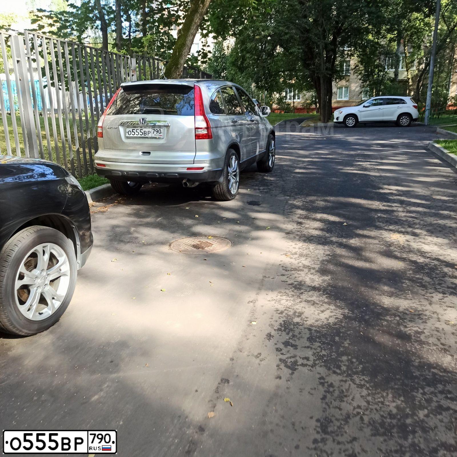 Фото автомобиля HONDA CR-V, 2012 — госномер О555ВР790. Цвет: СЕРЕБРИСТЫЙ