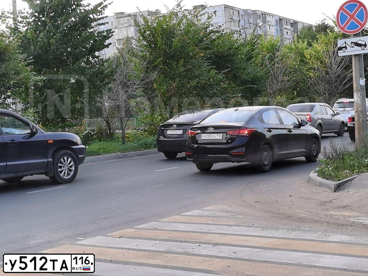 Фото автомобиля HYUNDAI SOLARIS, 2015 — госномер У512ТА116. Цвет: ЧЕРНЫЙ