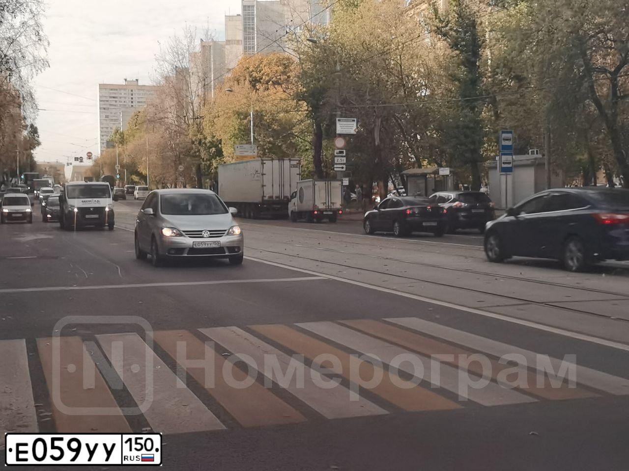 Фото автомобиля VOLKSWAGEN GOLF, 2008 — госномер Т131ТХ62. Цвет: Серый
