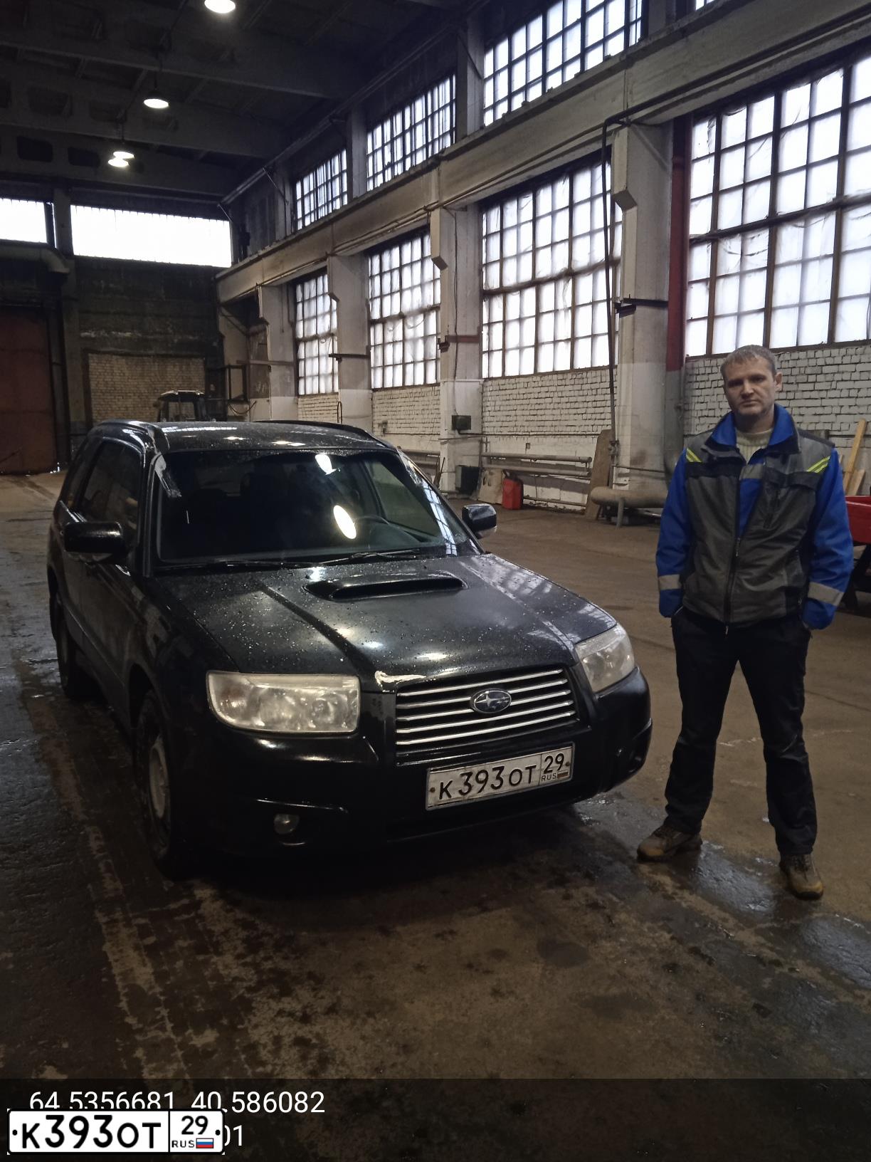 Фото автомобиля SUBARU SUВАRU FОRЕSТЕR, 2007 — госномер К393ОТ29. Цвет: ЧЕРНЫЙ