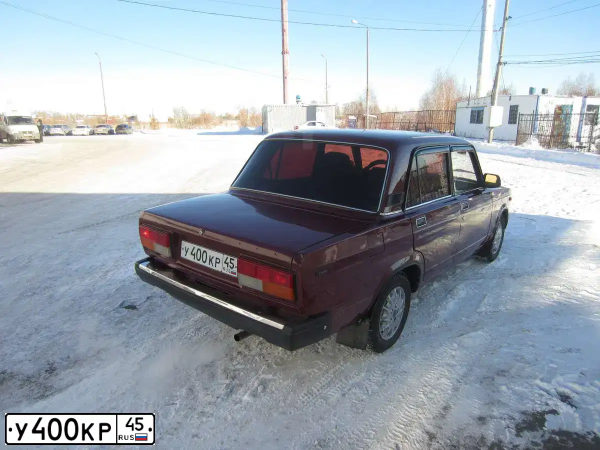 Фото автомобиля LADA 2107, 2002 — госномер У400КР45. Цвет: ТЕМНО-БОРДОВЫЙ