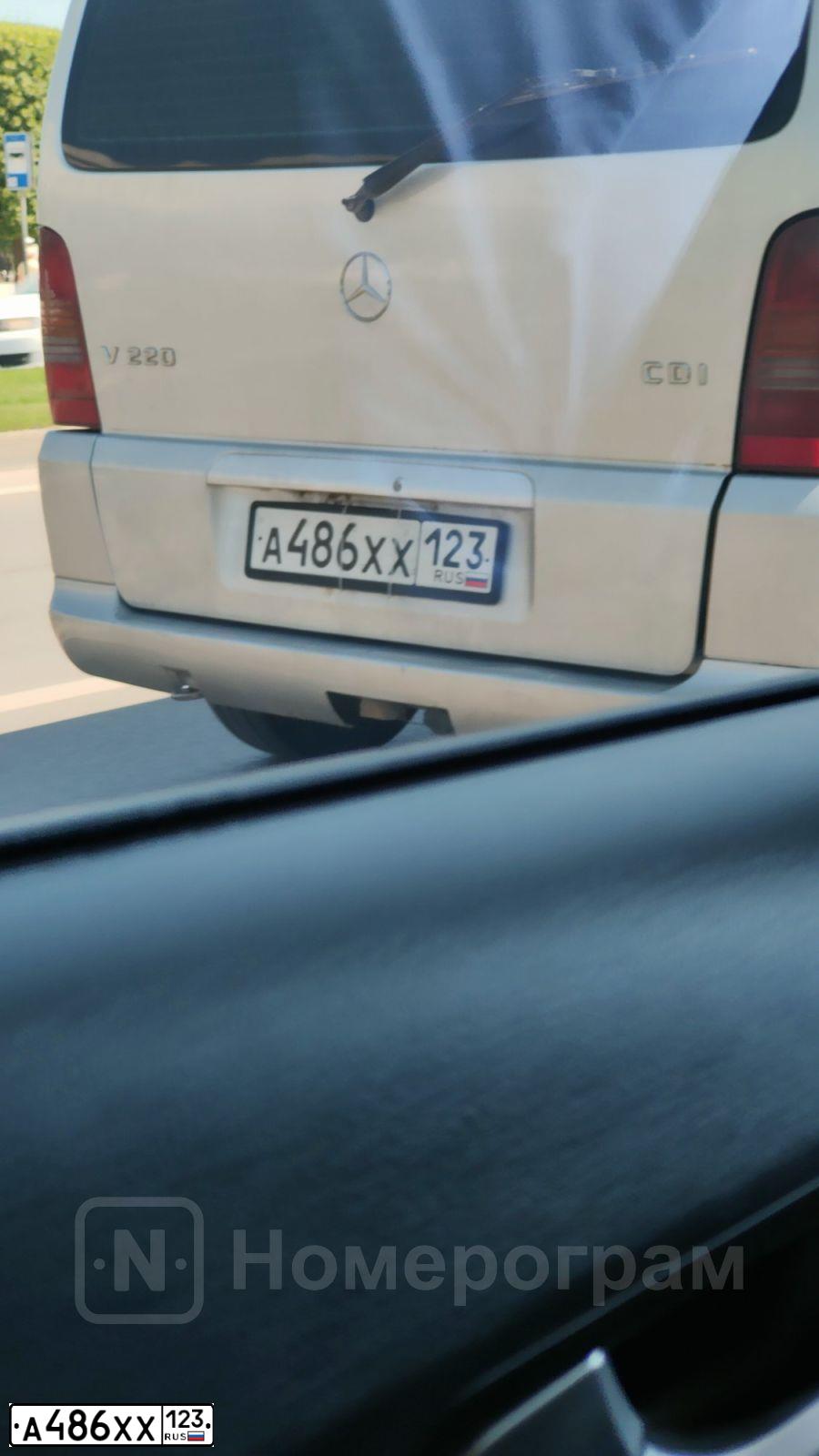 Фото автомобиля MERCEDES V-KLASSE, 2003 — госномер А486ХХ123. Цвет: СЕРЕБРИСТЫЙ