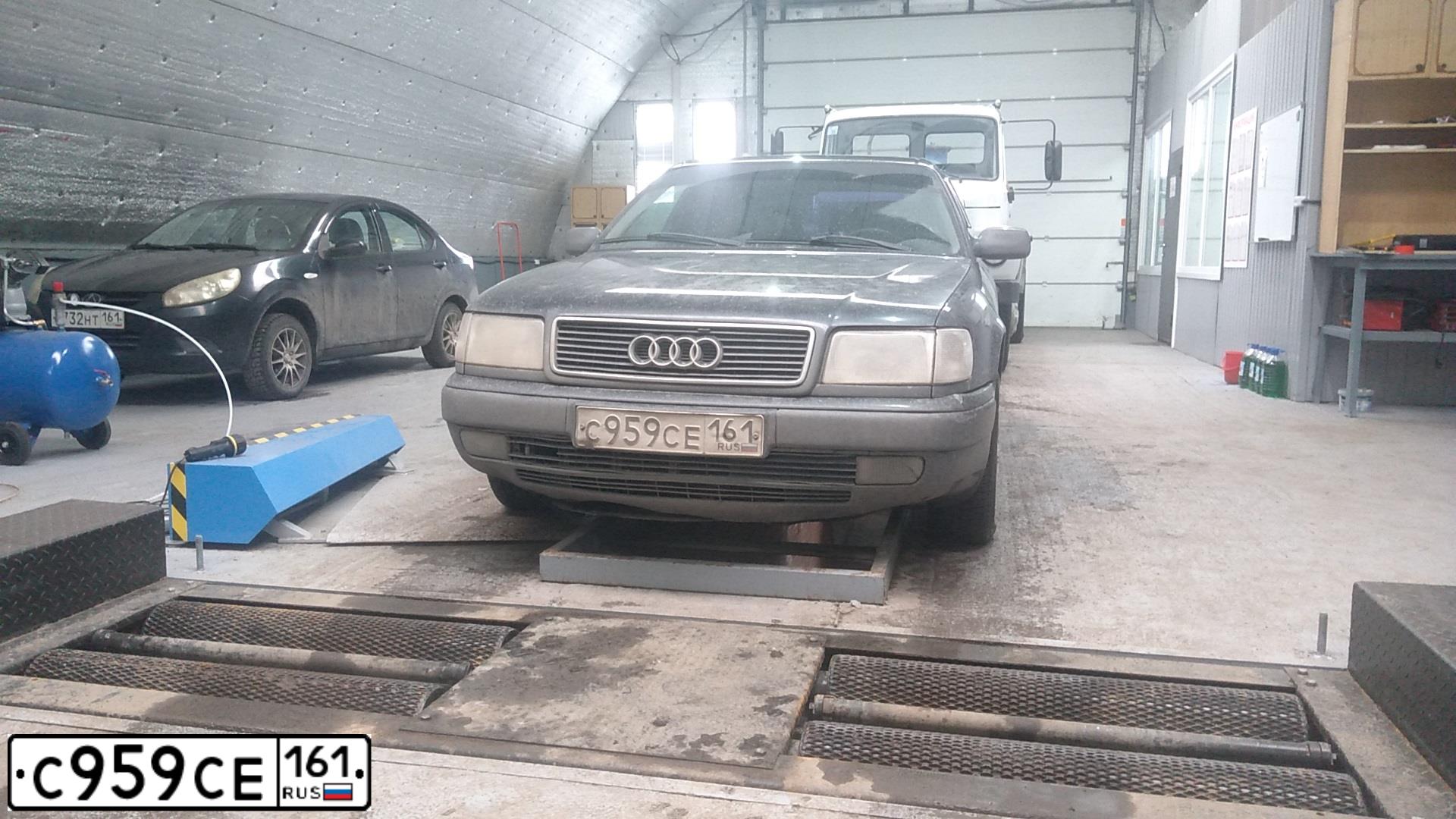 Фото автомобиля AUDI 100, 1991 — госномер С959СЕ161. Цвет: ЧЕРНЫЙ