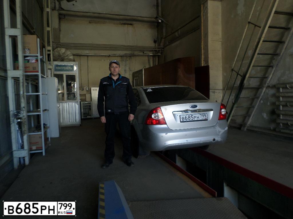 Фото автомобиля FORD D FOCUS, 2009 — госномер В685РН799. Цвет: СЕРЫЙ МЕТАЛЛИК