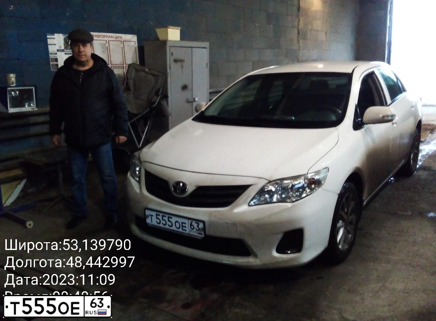 Фото автомобиля TOYOTA COROLLA, 2012 — госномер Т555ОЕ63. Цвет: БЕЛЫЙ