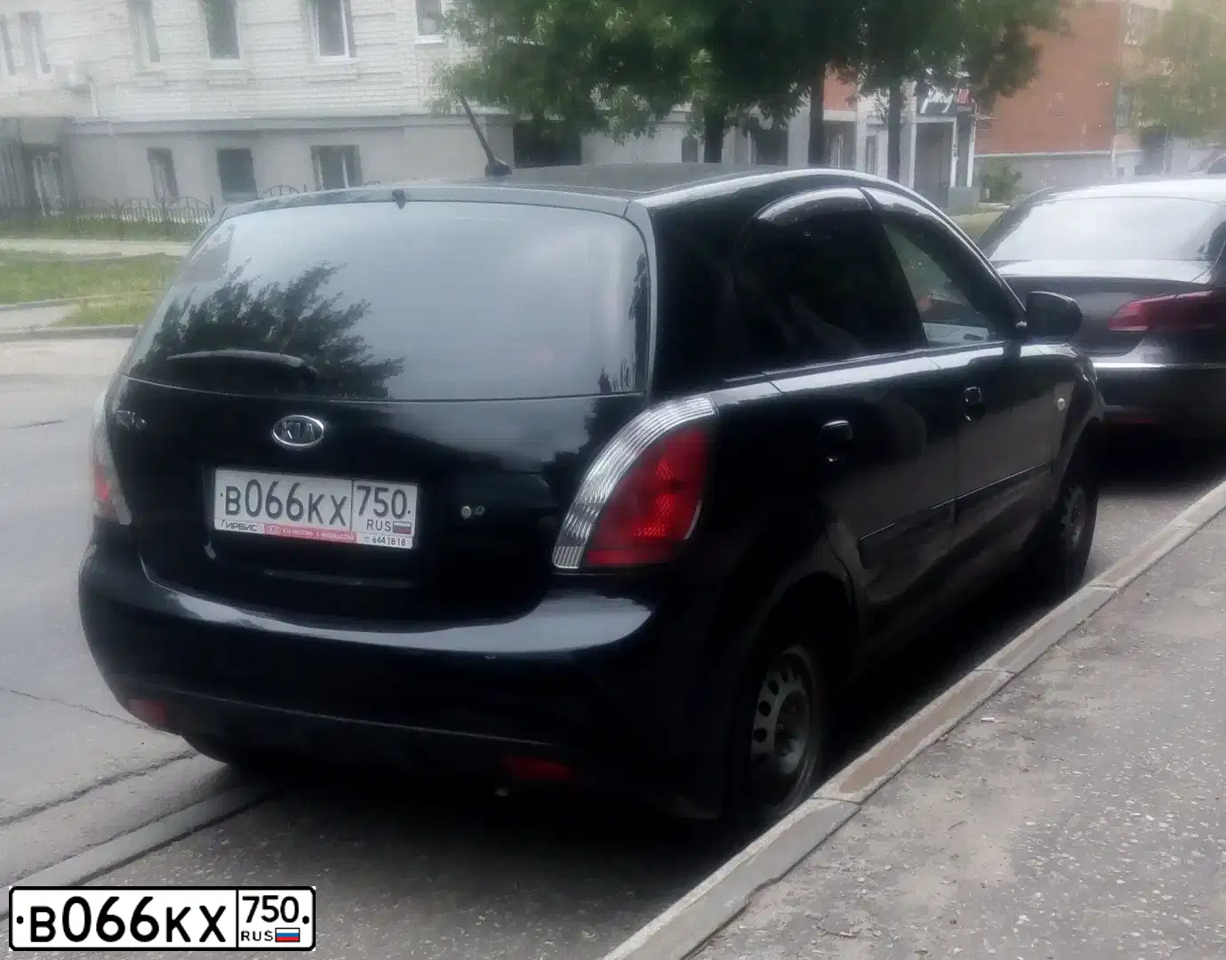 Фото автомобиля HYUNDAI SOLARIS, 2012 — госномер В660КХ750. Цвет: СЕРЫЙ ЧЕРНЫЙ