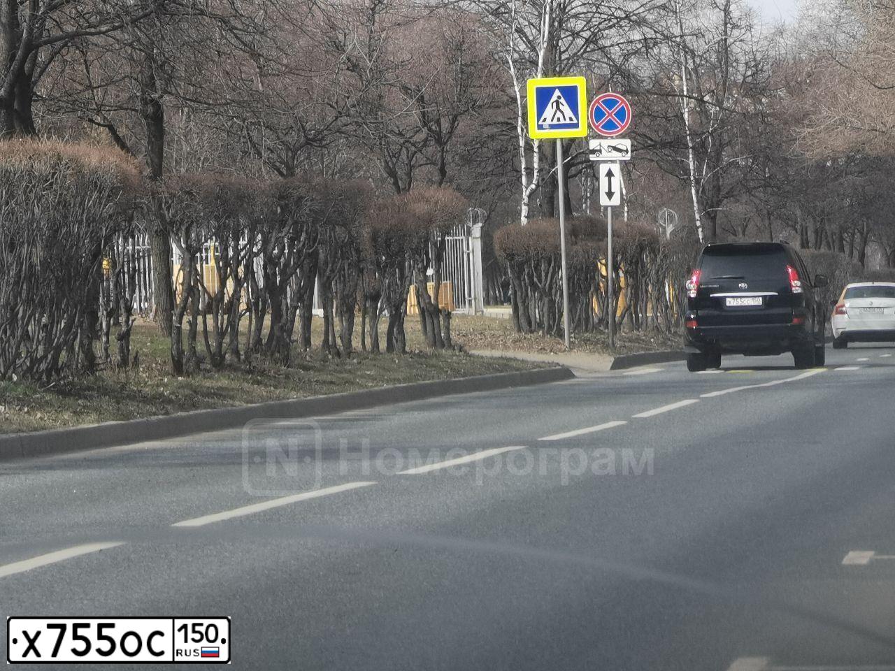 Фото автомобиля VOLKSWAGEN TOUAREG, 2003 — госномер О187СК76. Цвет: СЕРО-ЗЕЛЕНЫЙ
