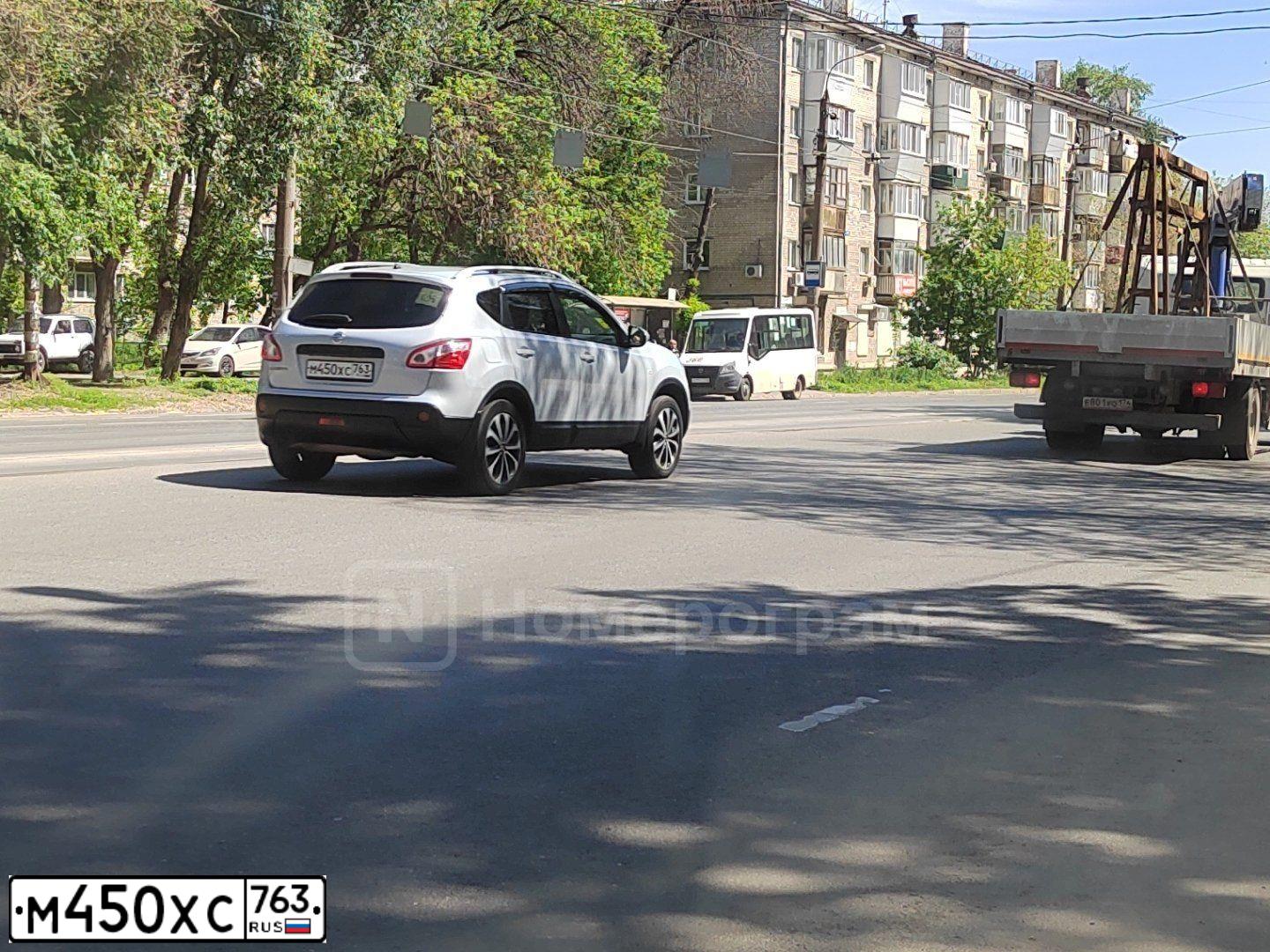Фото автомобиля NISSAN QASHQAI, 2011 — госномер М450ХС763. Цвет: СЕРЫЙ