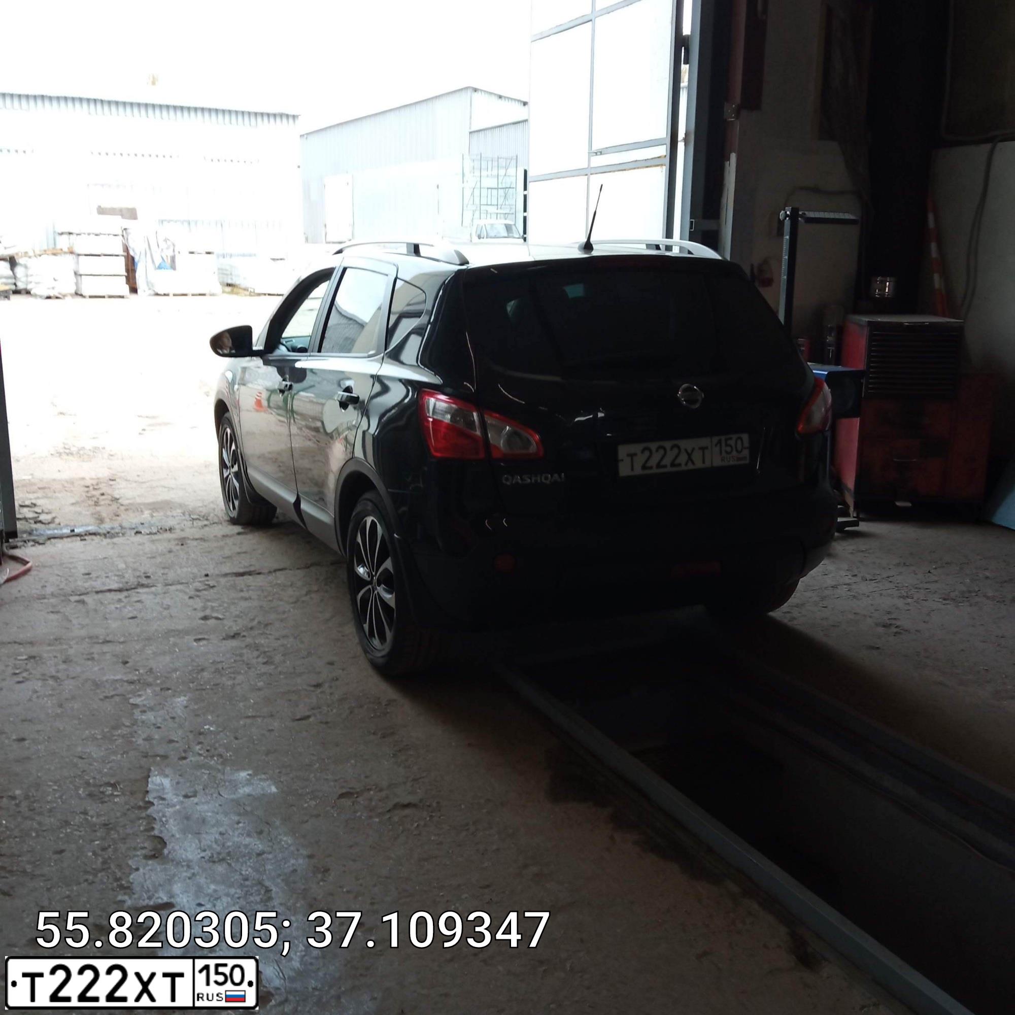 Фото автомобиля NISSAN QASHQAI, 2010 — госномер Т222ХТ150. Цвет: ЧЕРНЫЙ