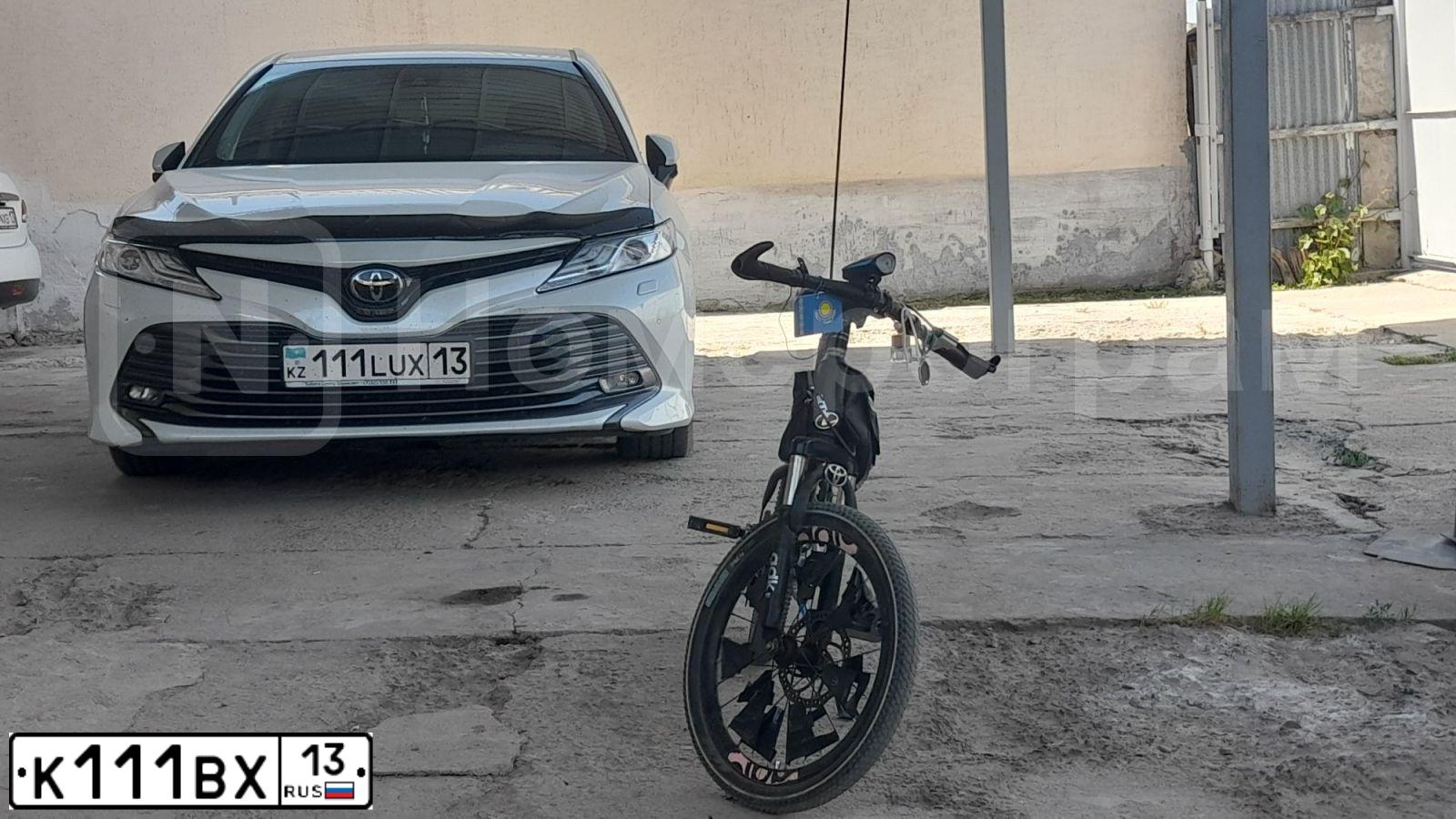 Фото автомобиля LADA 2172 PRIORA, 2012 — госномер К111ВХ13. Цвет: сине-зеленый