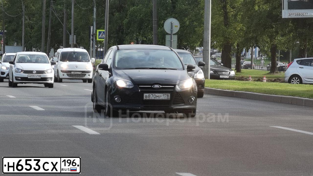 Фото автомобиля LADA 2190 GRANTA, 2013 — госномер Н653СХ196. Цвет: Белый