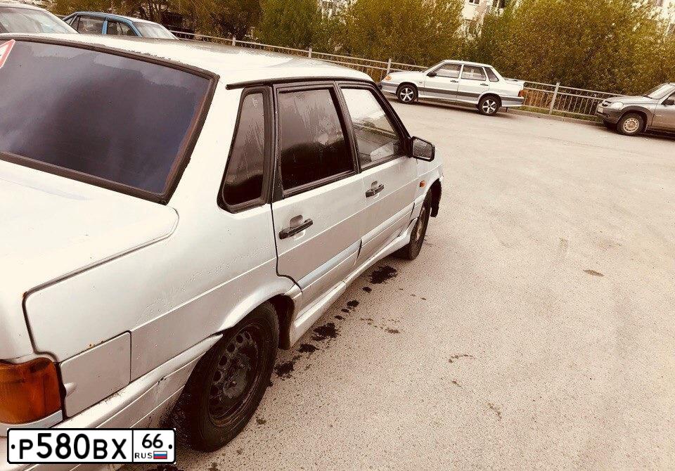 Фото автомобиля LADA 2115 SAMARA, 2001 — госномер Р580ВХ66. Цвет: СВЕТЛО-СЕРЫЙ