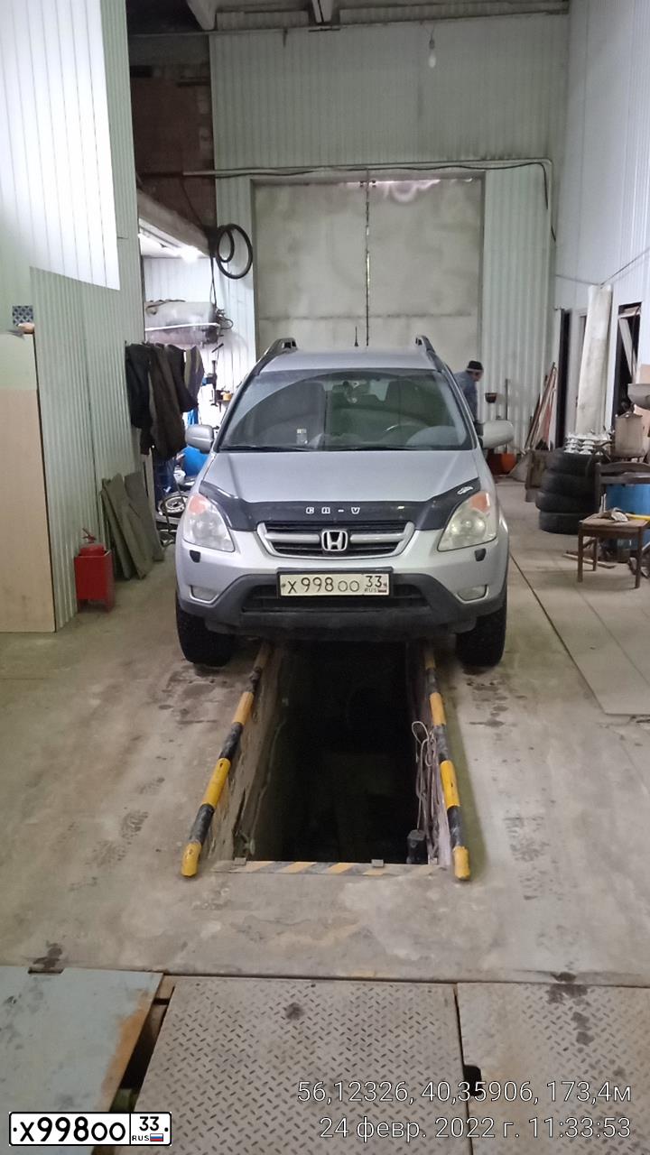 Фото автомобиля HONDA CR-V, 2002 — госномер О050СО33. Цвет: СЕРЕБРИСТЫЙ