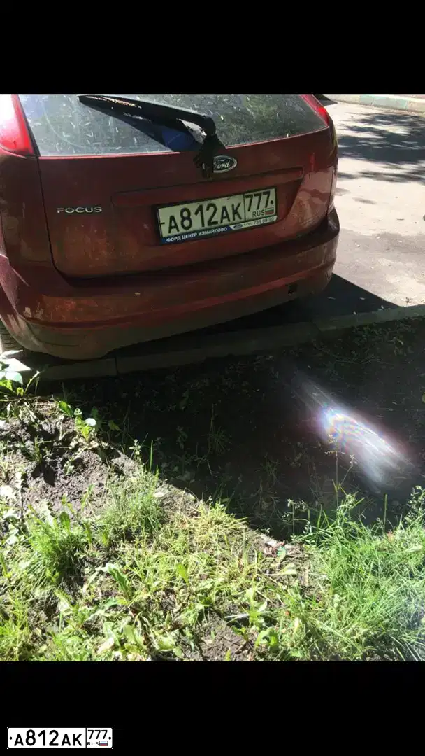 Фото автомобиля FORD FOCUS, 2006 — госномер А812АК777. Цвет: КРАСНЫЙ