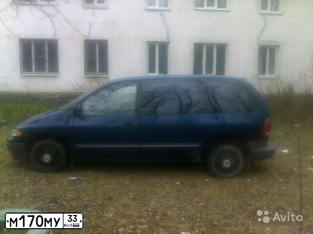 Фото автомобиля DODGE GRAND CARAVAN, 2000 — госномер Е146АМ198. Цвет: СИНИЙ