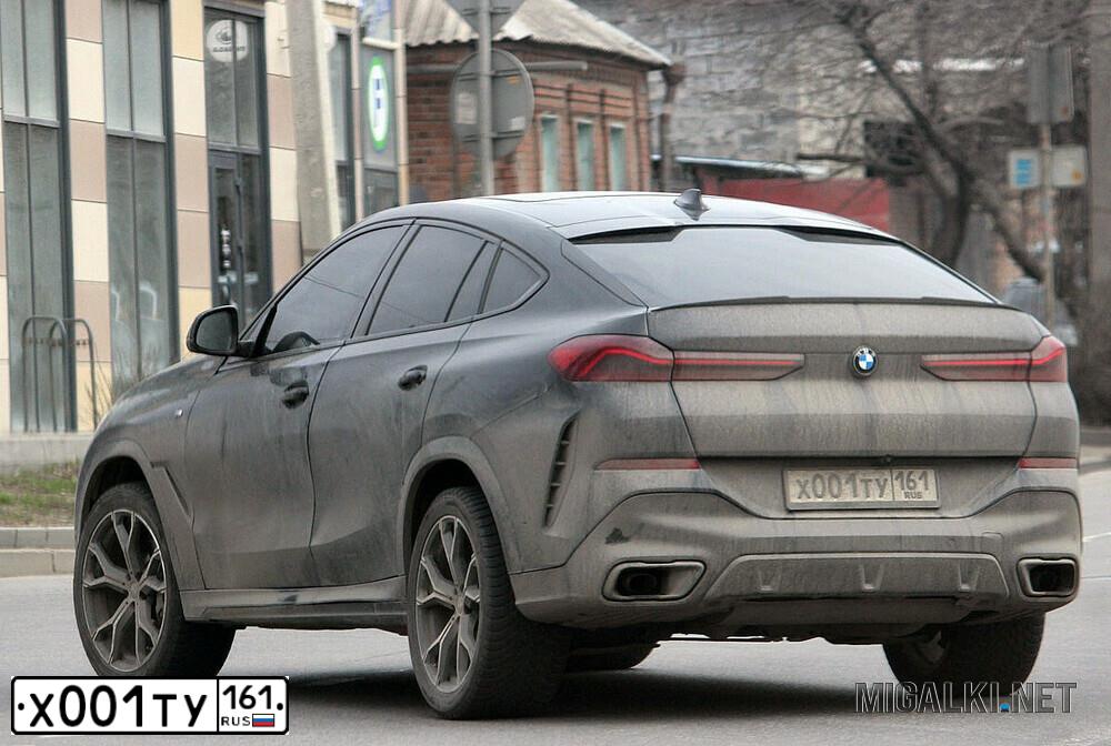 Фото автомобиля LANDROVER RANGE ROVER SPORT, 2014 — госномер Х001ТУ161. Цвет: ЧЕРНЫЙ