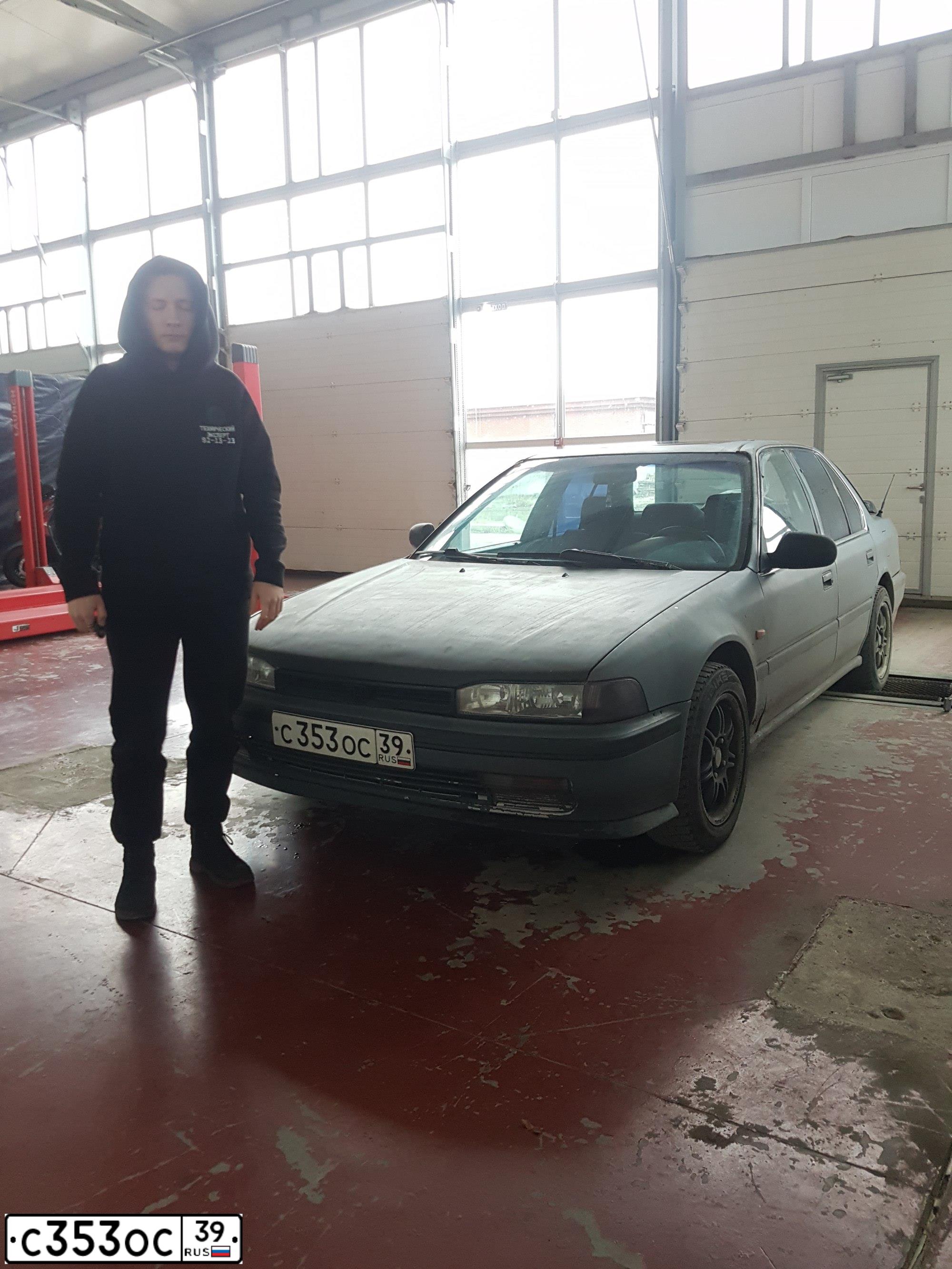 Фото автомобиля HONDA ACCORD, 1991 — госномер С353ОС39. Цвет: СЕРЫЙ