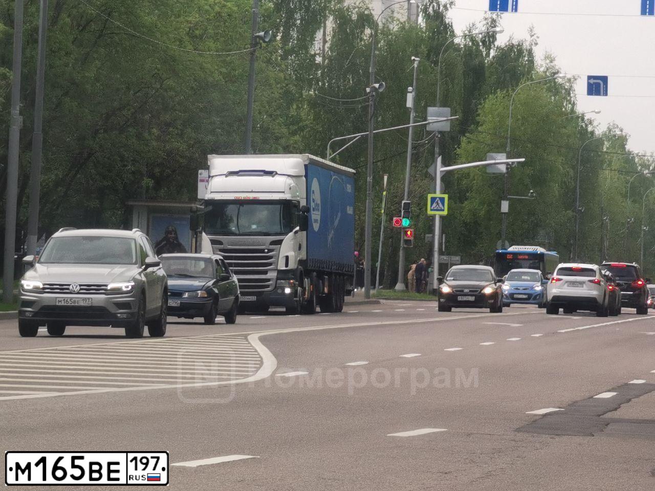 Фото автомобиля KIA CARENS, 2010 — госномер Х466УА123. Цвет: ЧЕРНЫЙ