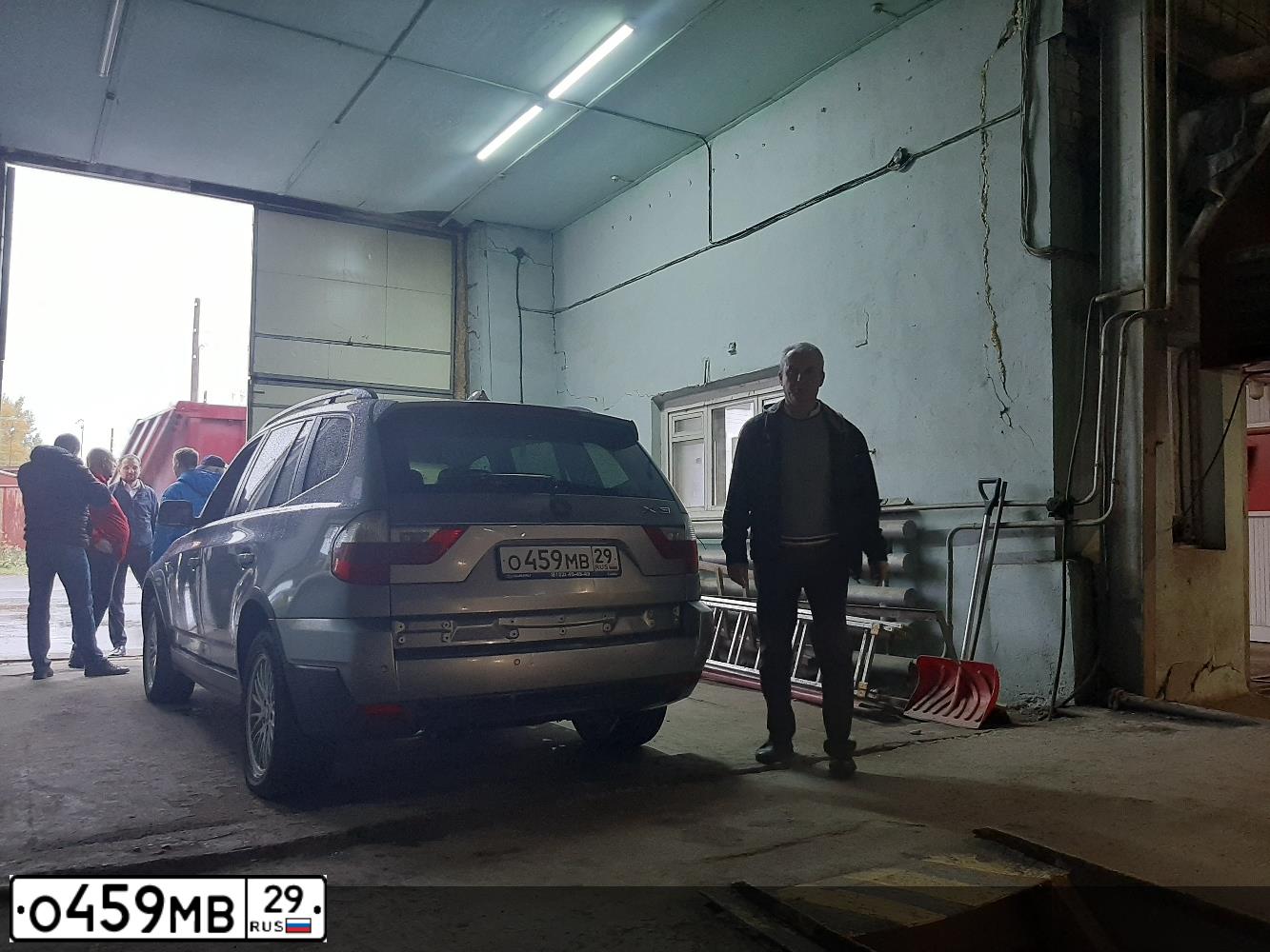 Фото автомобиля BMW X3, 2007 — госномер К747КС29. Цвет: СЕРЫЙ