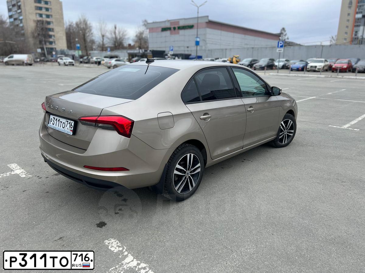Фото автомобиля SKODA RAPID, 2020 — госномер Р610ТА716. Цвет: Коричневый