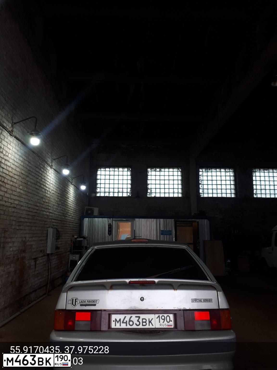 Фото автомобиля LADA 2114 SAMARA, 2006 — госномер М463ВК190. Цвет: БЕЛЫЙ СЕРЕБРИСТЫЙ