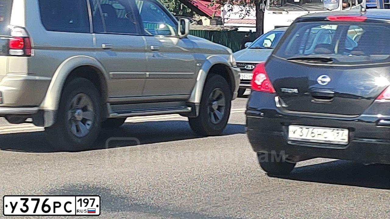 Фото автомобиля VOLVO V70, 2008 — госномер Н058ОО178. Цвет: СВЕТЛО-КОРИЧНЕВЫЙ