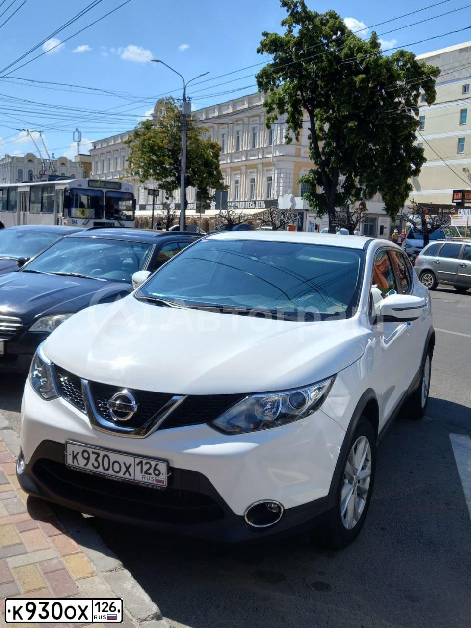 Фото автомобиля NISSAN QASHQAI, 2018 — госномер К930ОХ126. Цвет: Белый