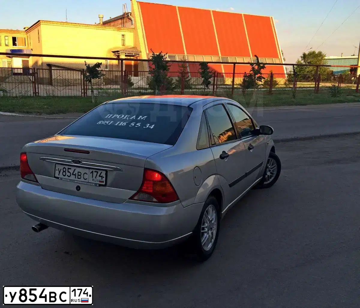 Фото автомобиля FORD D FOCUS, 2001 — госномер У854ВС174. Цвет: Серебристый