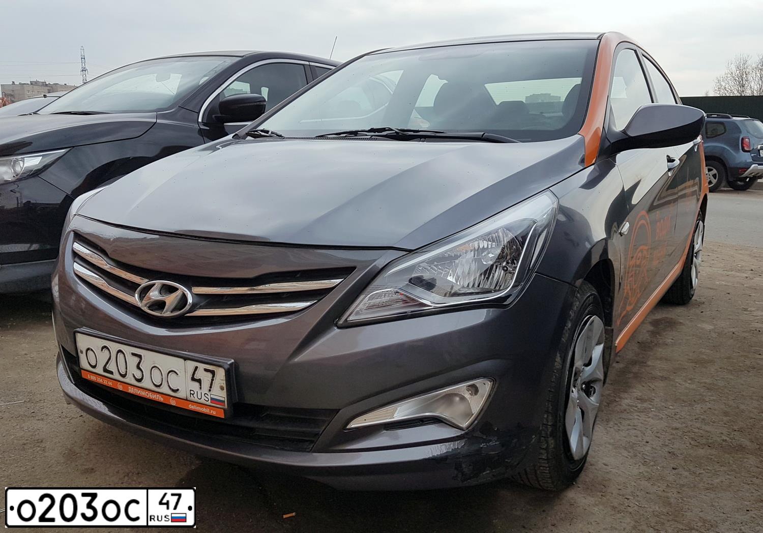Фото автомобиля HYUNDAI SOLARIS, 2016 — госномер Х976ОВ790. Цвет: БЕЛЫЙ ЖЕЛТЫЙ СЕРЫЙ