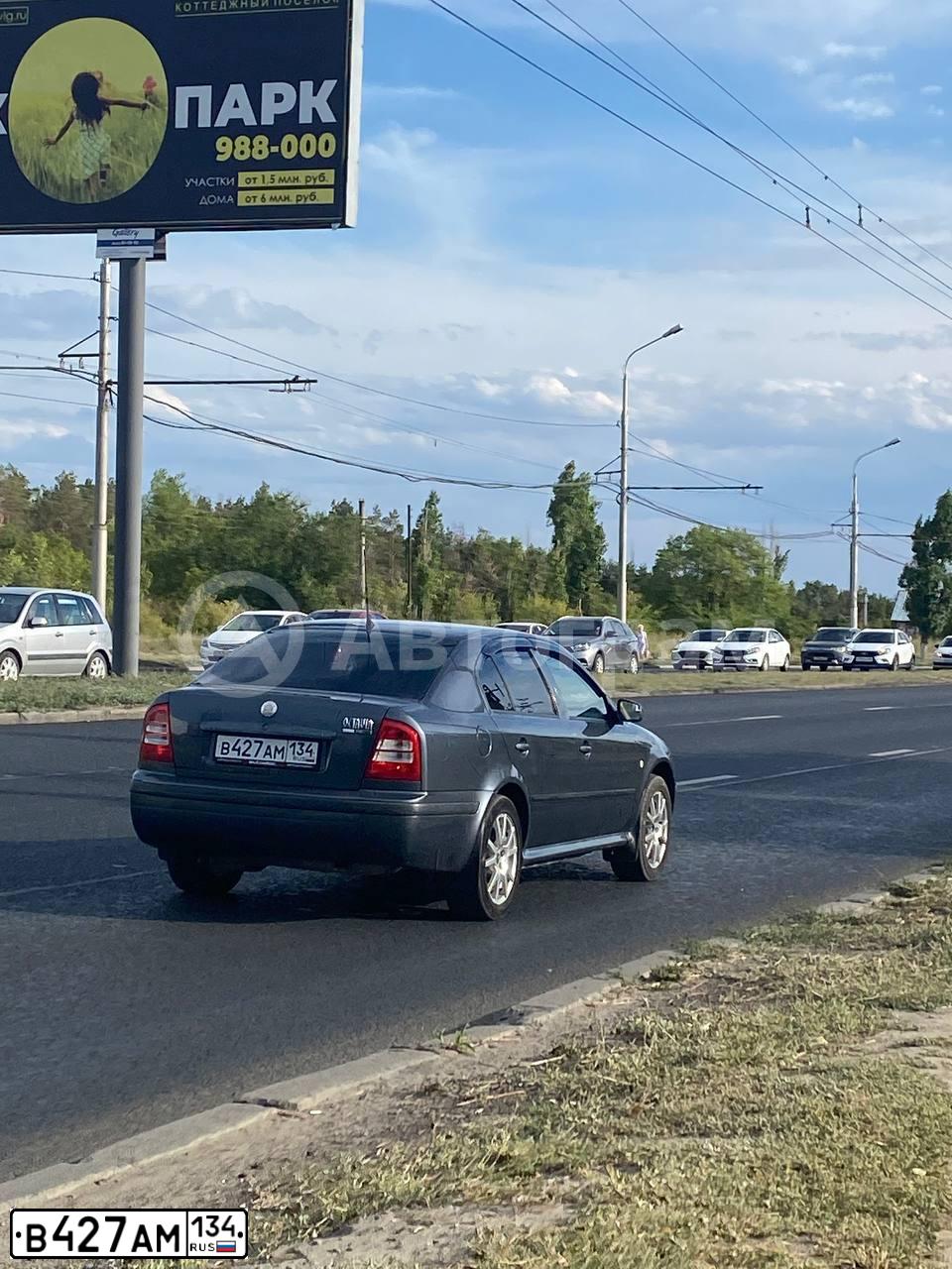 Фото автомобиля SKODA OCTAVIA, 2008 — госномер В427АМ134. Цвет: ТЕМНО СЕРЫЙ