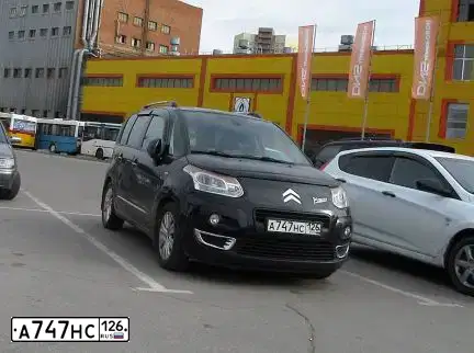Фото автомобиля CITROEN C3 PICASSO, 2012 — госномер Т037ЕВ977. Цвет: ЧЕРНЫЙ