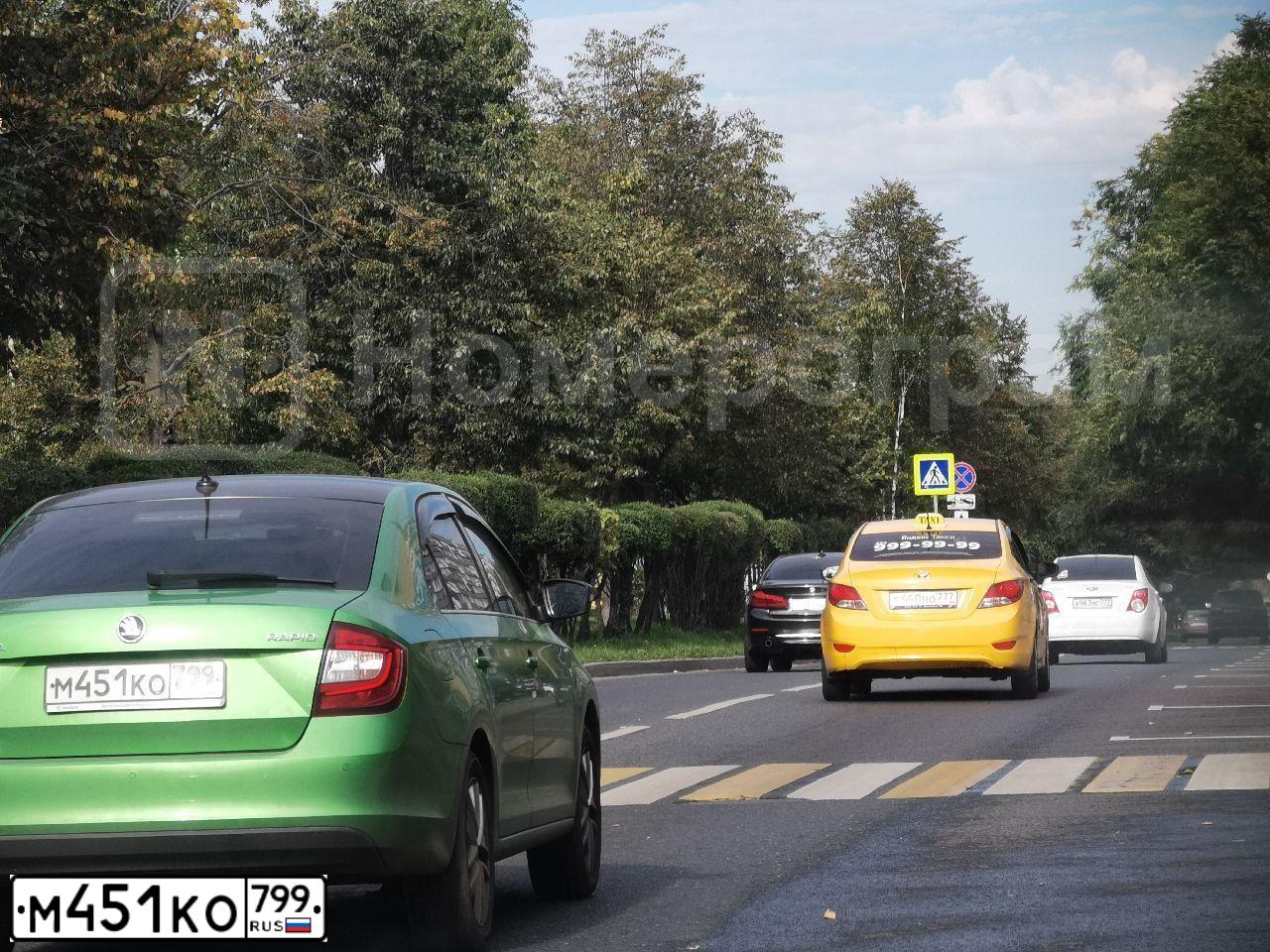 Фото автомобиля SKODA RAPID, 2018 — госномер К658ТУ198. Цвет: ЗЕЛЕНЫЙ