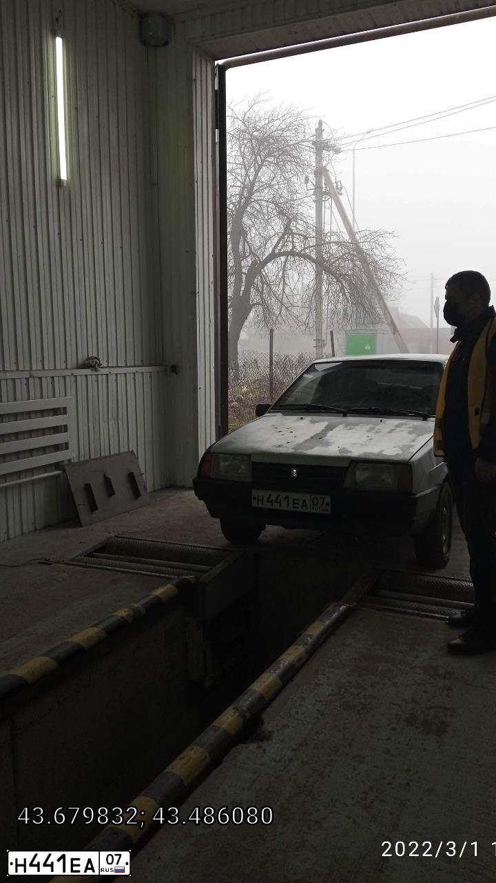 Фото автомобиля LADA 2109 SAMARA, 2003 — госномер Н441ЕА07. Цвет: СВЕТЛО-СЕРЕБРИСТЫЙ МЕТАЛЛ