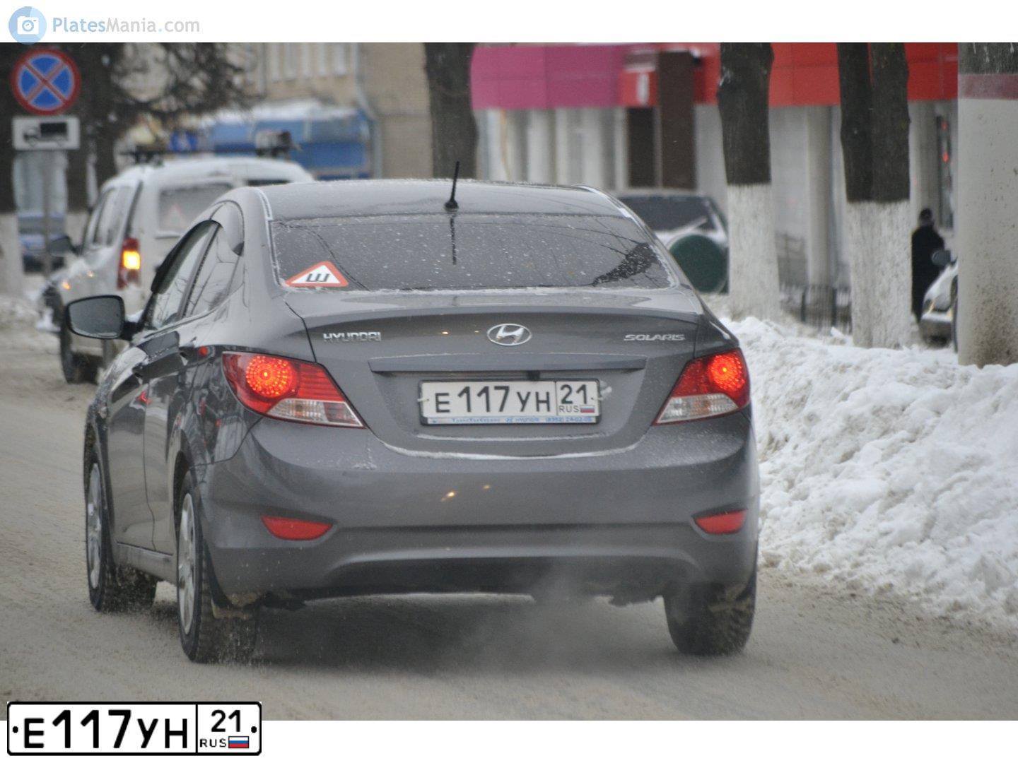 Фото автомобиля HYUNDAI SOLARIS, 2013 — госномер М018УР21. Цвет: ЧЕРНО-СЕРЫЙ