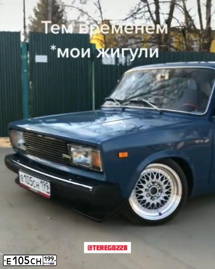 Фото автомобиля SKODA OCTAVIA, 2009 — госномер Е105СН199. Цвет: СЕРЫЙ