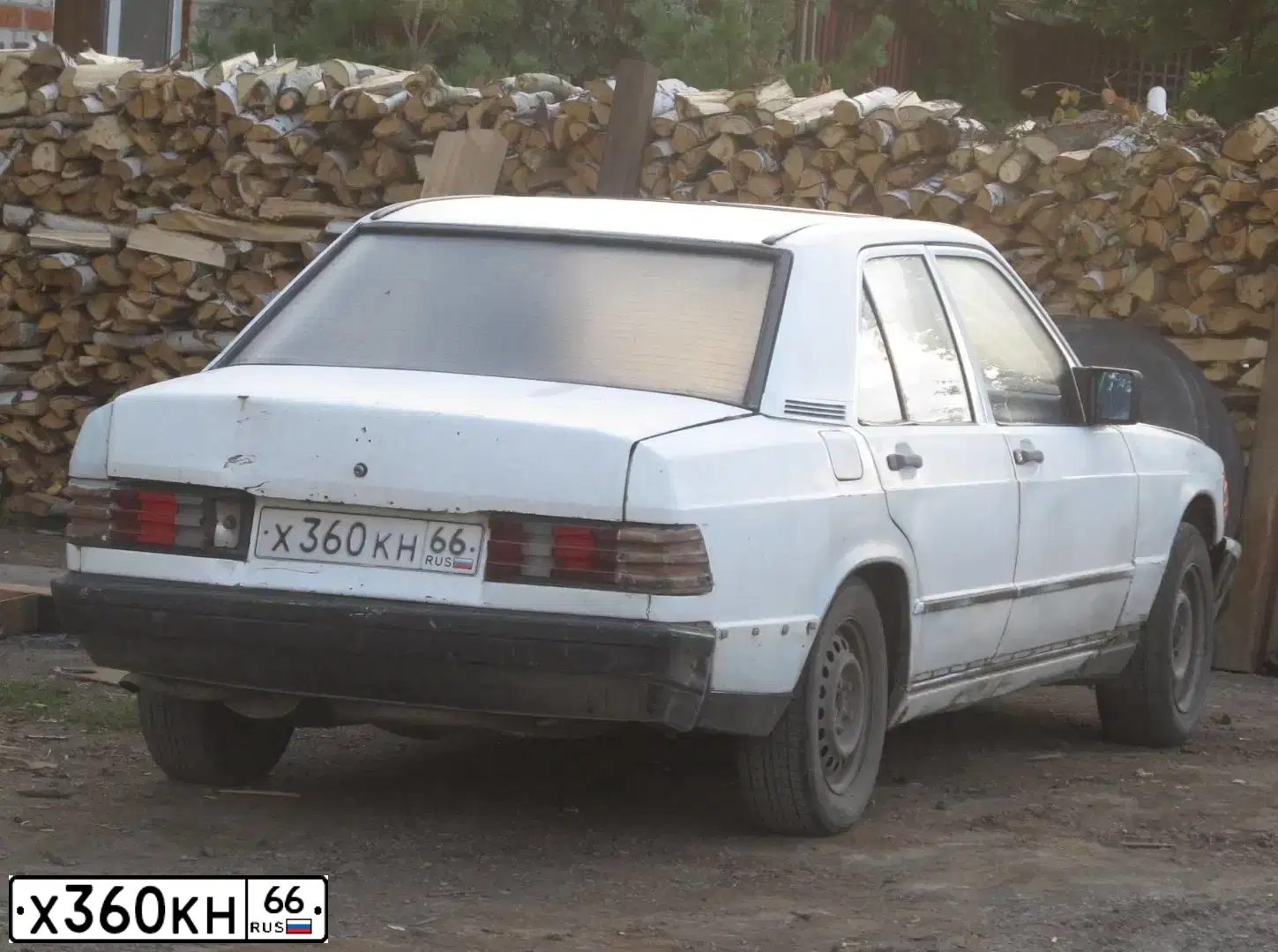 Фото автомобиля MERCEDES C-KLASSE, 1985 — госномер Х360КН66. Цвет: БЕЛЫЙ