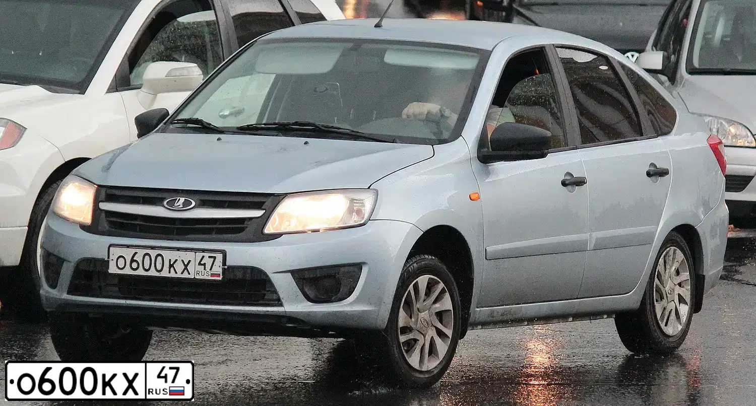 Фото автомобиля LADA 2191 GRANTA, 2015 — госномер О600КХ47. Цвет: ГОЛУБОЙ