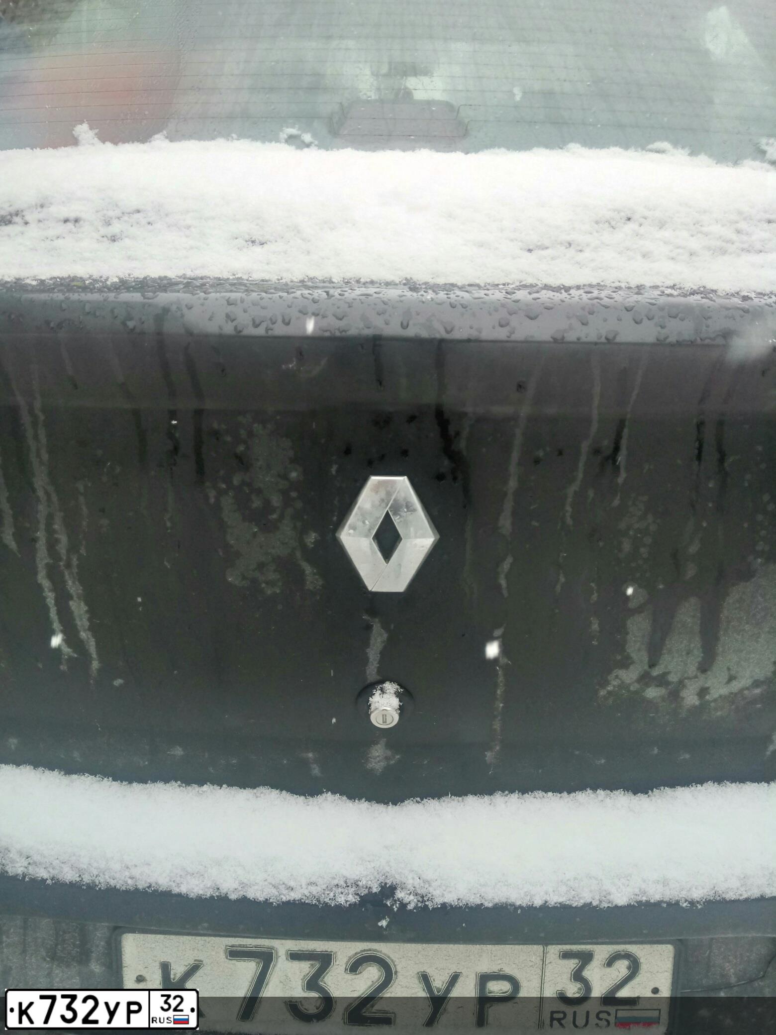 Фото автомобиля RENAULT LOGAN, 2011 — госномер В207ВК57. Цвет: ЧЕРНЫЙ