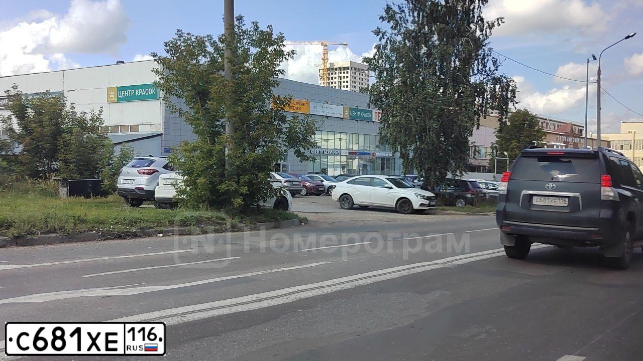 Фото автомобиля TOYOTA LANDCRUISER, 2013 — госномер С681ХЕ116. Цвет: ТЕМНО-СЕРЫЙ