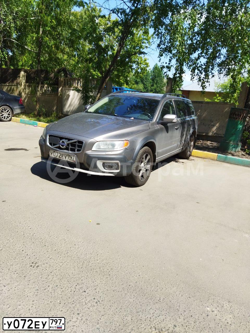 Фото автомобиля VOLVO XC70, 2008 — госномер У072ЕУ797. Цвет: СВЕТЛО-КОРИЧНЕВЫЙ