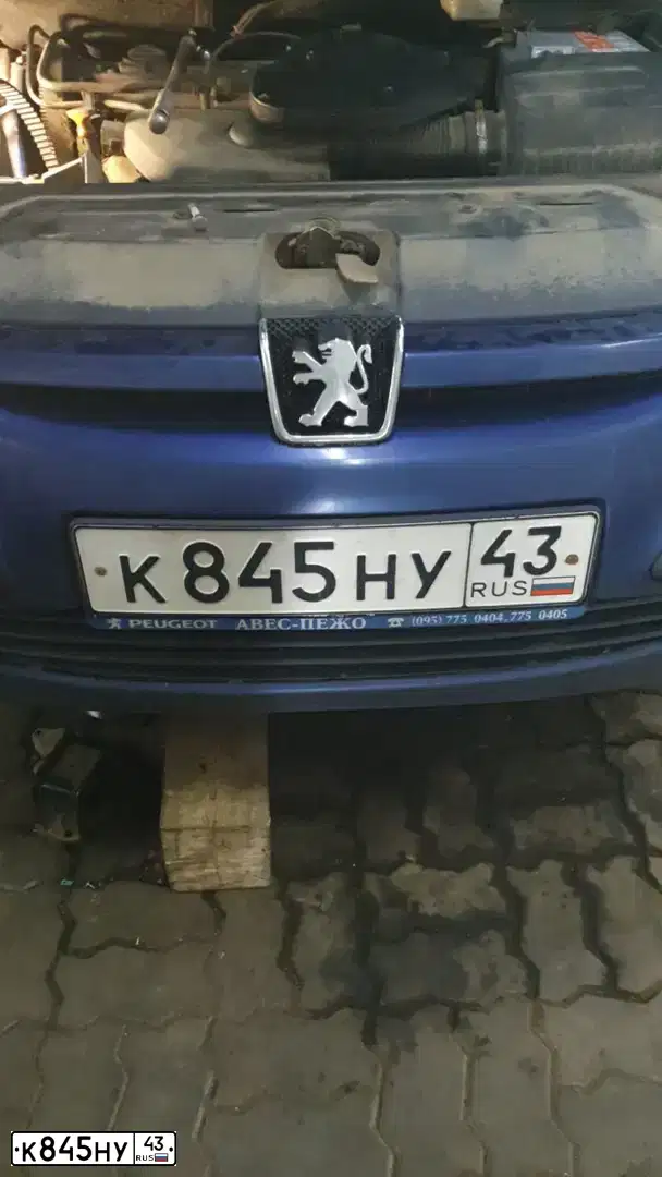 Фото автомобиля РЕUGЕОТ 307, 2002 — госномер К845НУ43. Цвет: СИНИЙ