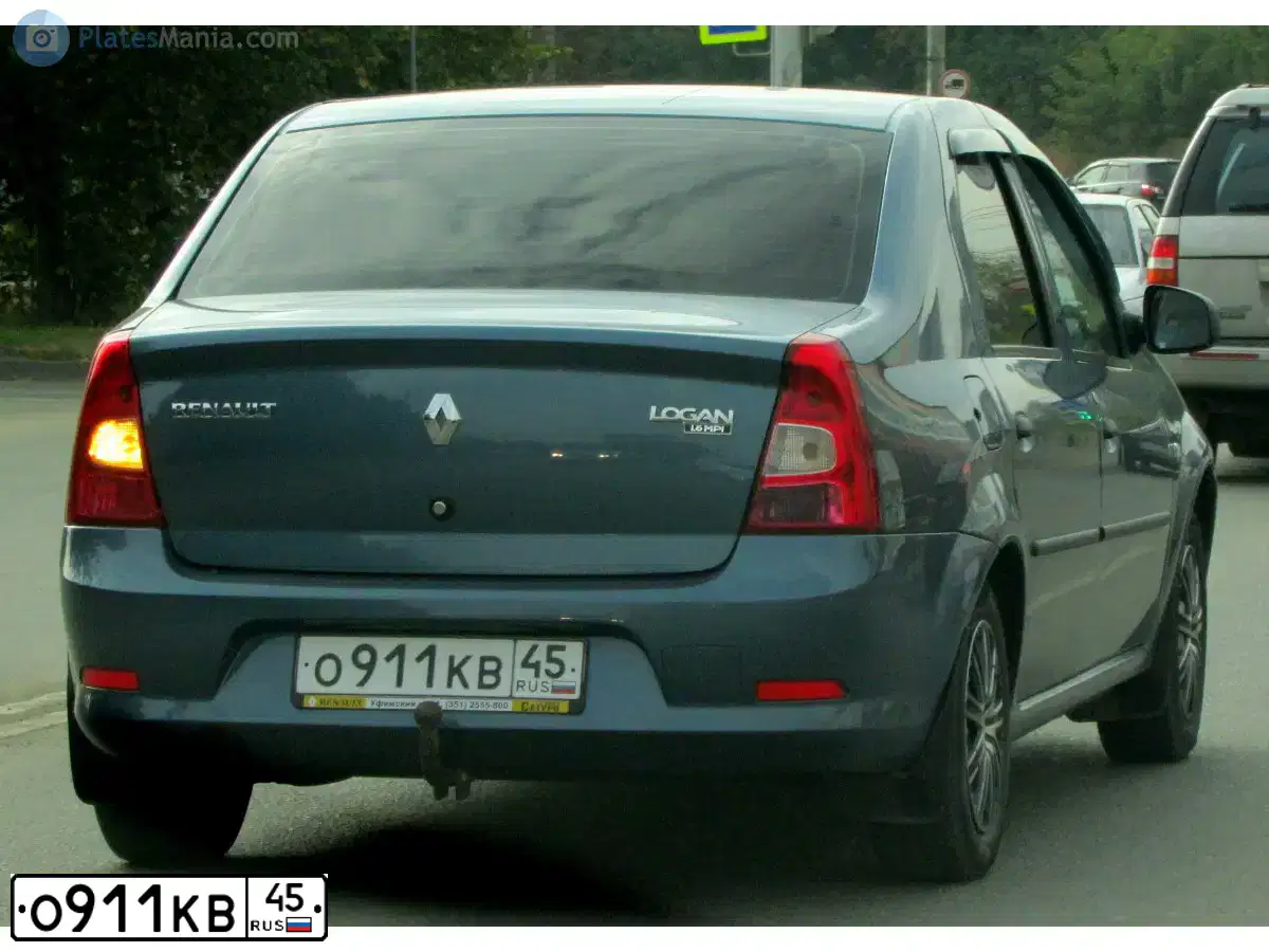 Фото автомобиля RENAULT LOGAN, 2011 — госномер В366ХО174. Цвет: СИНИЙ