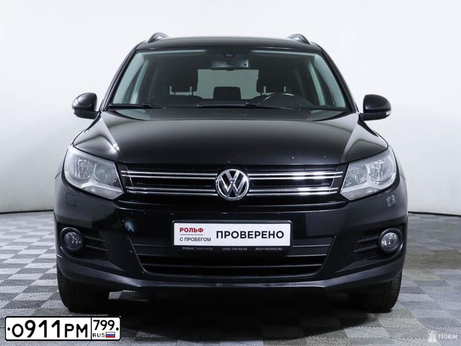 Фото автомобиля VOLKSWAGEN TIGUAN, 2013 — госномер В899АО977. Цвет: ЧЕРНЫЙ