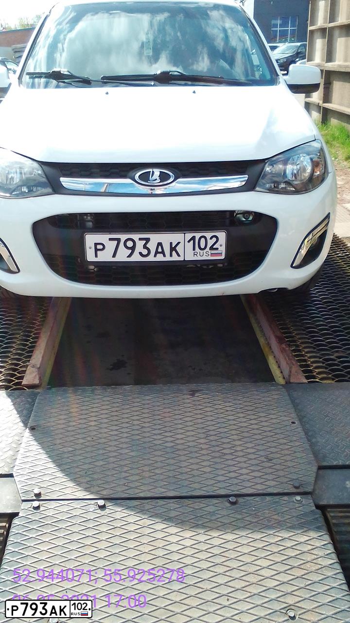 Фото автомобиля LADA 2192 KALINA, 2013 — госномер Р793АК102. Цвет: Белый