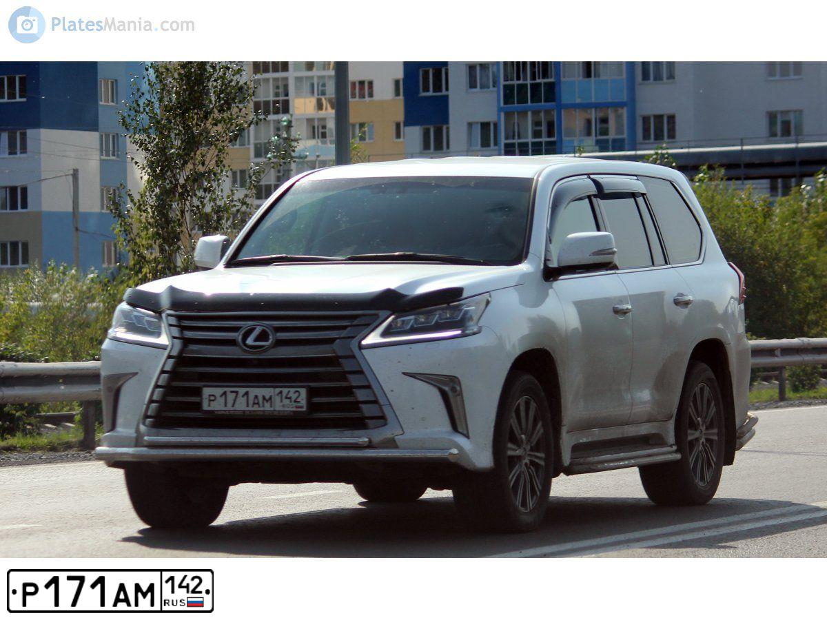 Фото автомобиля LEXUS LX, 2017 — госномер Р171АМ142. Цвет: БЕЛЫЙ