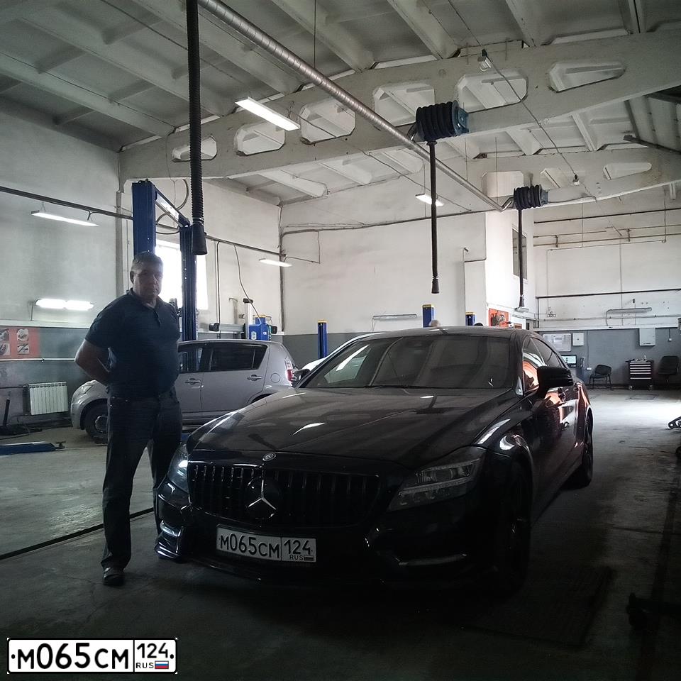 Фото автомобиля MERCEDES CLS-KLASSE, 2012 — госномер А888КН124. Цвет: ЧЕРНЫЙ