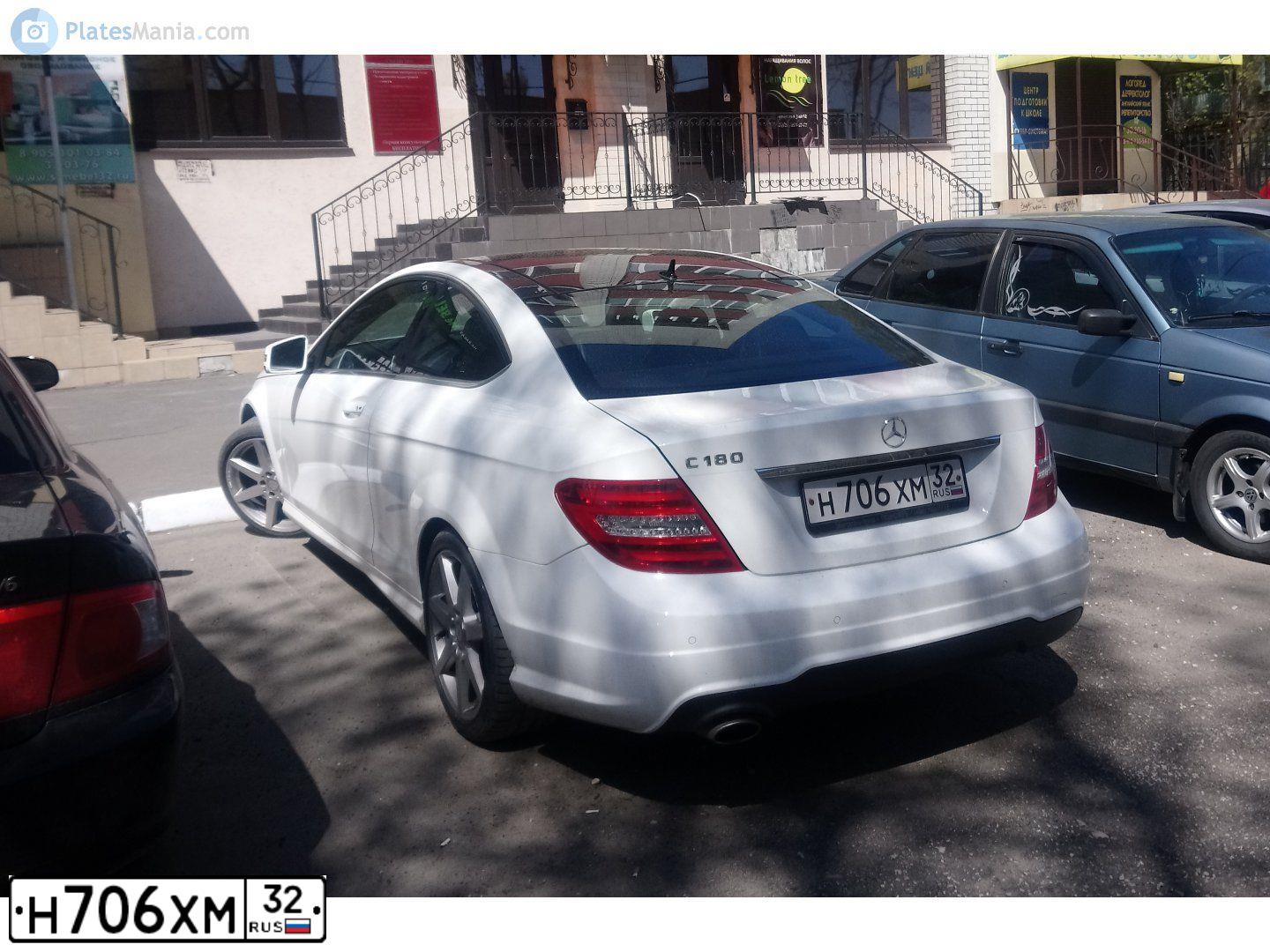 Фото автомобиля MERCEDES-BENZ C-CLASS, 2014 — госномер С726УР33. Цвет: Белый