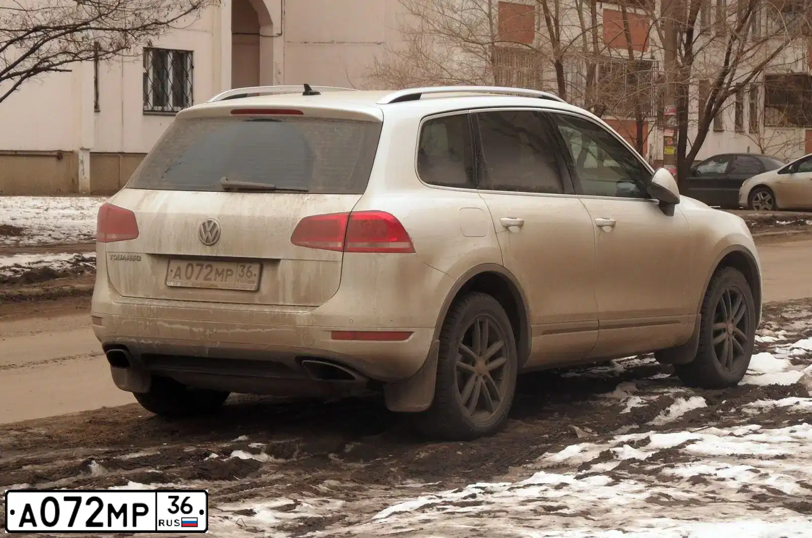 Фото автомобиля VOLKSWAGEN TOUAREG, 2012 — госномер Р757ВК32
